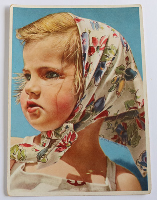 ドイツ　ビンテージポストカード　花柄スカーフの女の子を開く